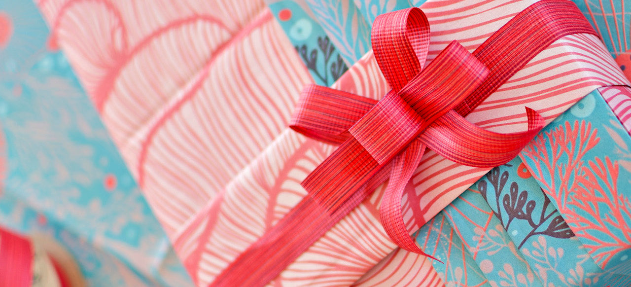 how to tie ribbon — A Life of Gift Giving - Gift Wrapping Inspiration —  Shiho Masuda Gift Wrapping